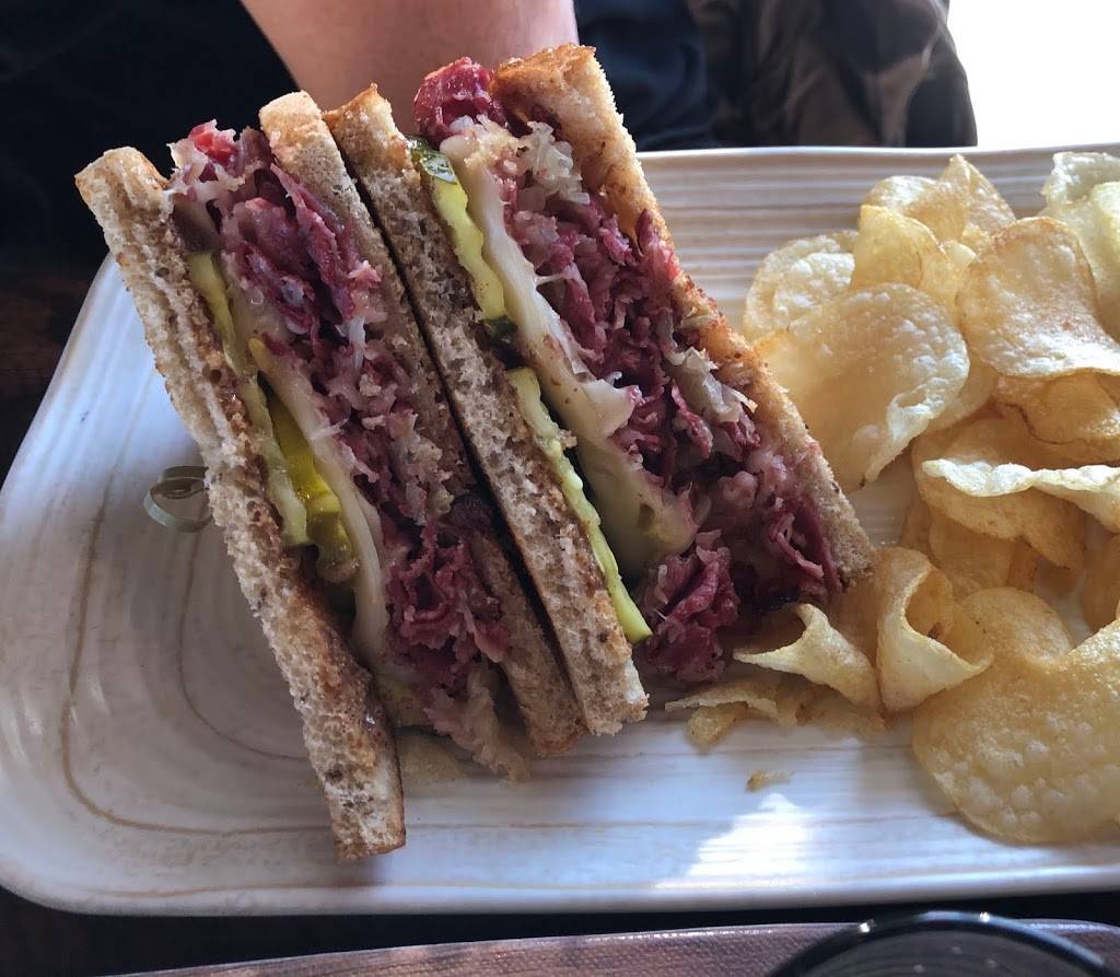 Blakes Taphouse | restaurant | 16860 Sheridan Pkwy Suite 100, Broomfield, CO 80023, USA | 7205832920 OR +1 720-583-2920