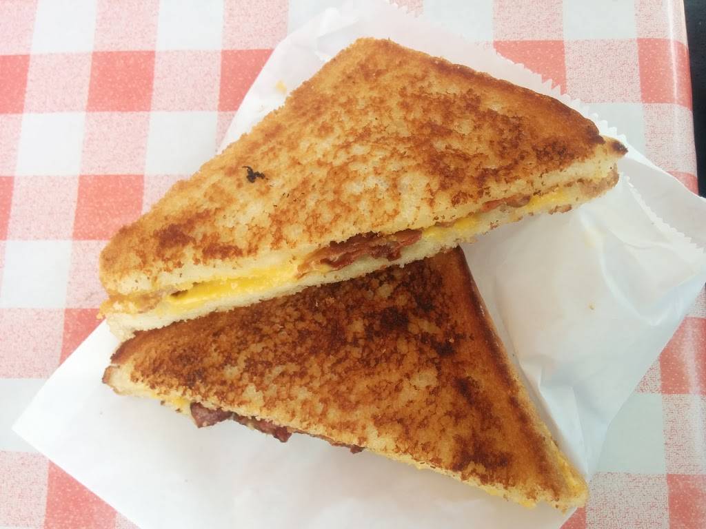 Casse-Croute Sue-Ellen | restaurant | 408 Route 105, Kazabazua, QC J0X 1X0, Canada | 8194673110 OR +1 819-467-3110