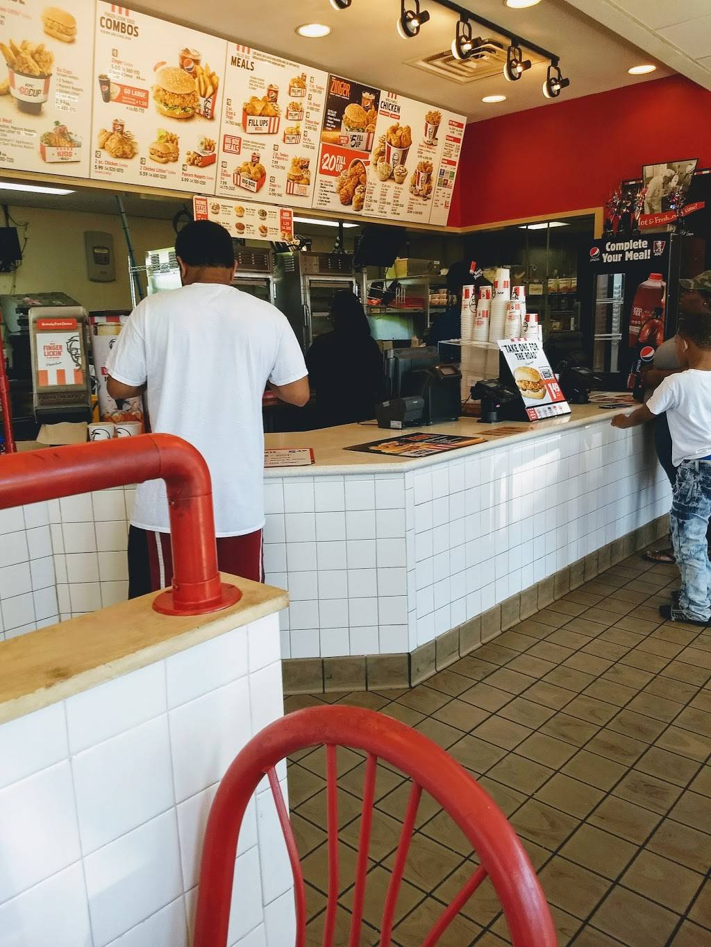 KFC | restaurant | 313 Hwy 82 East, Winona, MS 38967, USA | 6622834913 OR +1 662-283-4913