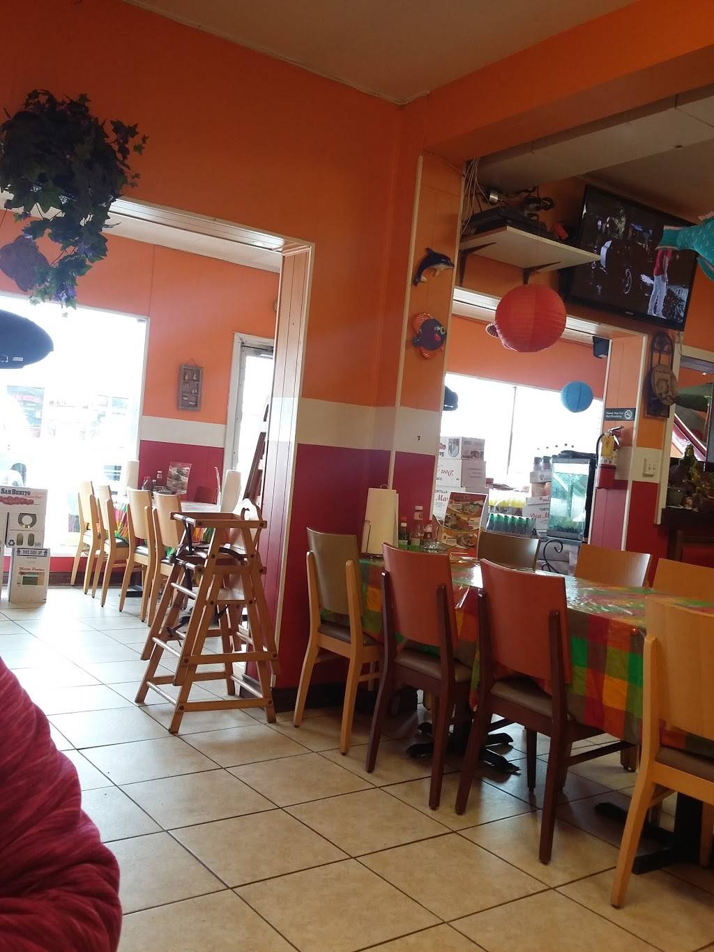 El Calamares | restaurant | 420 S Sherman Dr, Indianapolis, IN 46201, USA | 3173562112 OR +1 317-356-2112