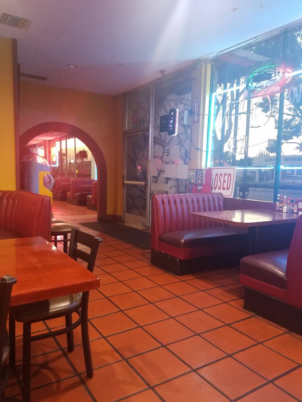 Tacos Y Mariscos La Fuente | restaurant | 9452 Artesia Blvd, Bellflower, CA 90706, USA | 7148262778 OR +1 714-826-2778