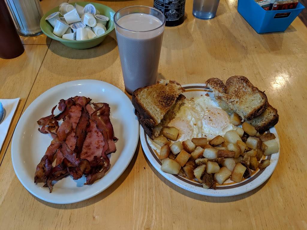 Center Harbor Diner | restaurant | 17 Whittier Hwy, Center Harbor, NH 03226, USA | 6032539881 OR +1 603-253-9881