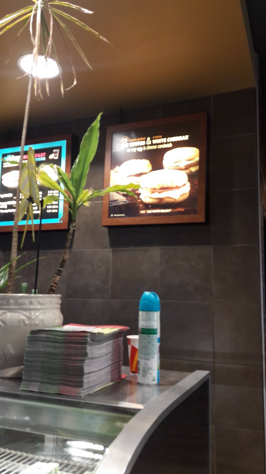 McDonalds | cafe | 6935 S Crescent Blvd, Pennsauken Township, NJ 08110, USA | 8566657855 OR +1 856-665-7855