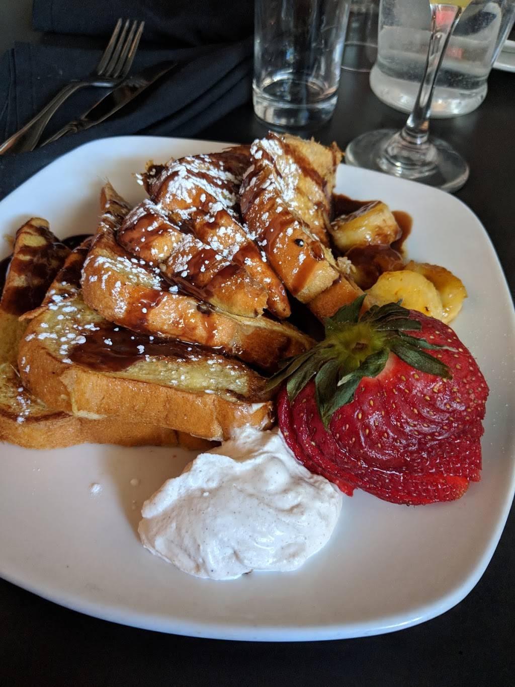 Iron Horse | restaurant | 316 W 4th St, Royal Oak, MI 48067, USA | 2482916313 OR +1 248-291-6313