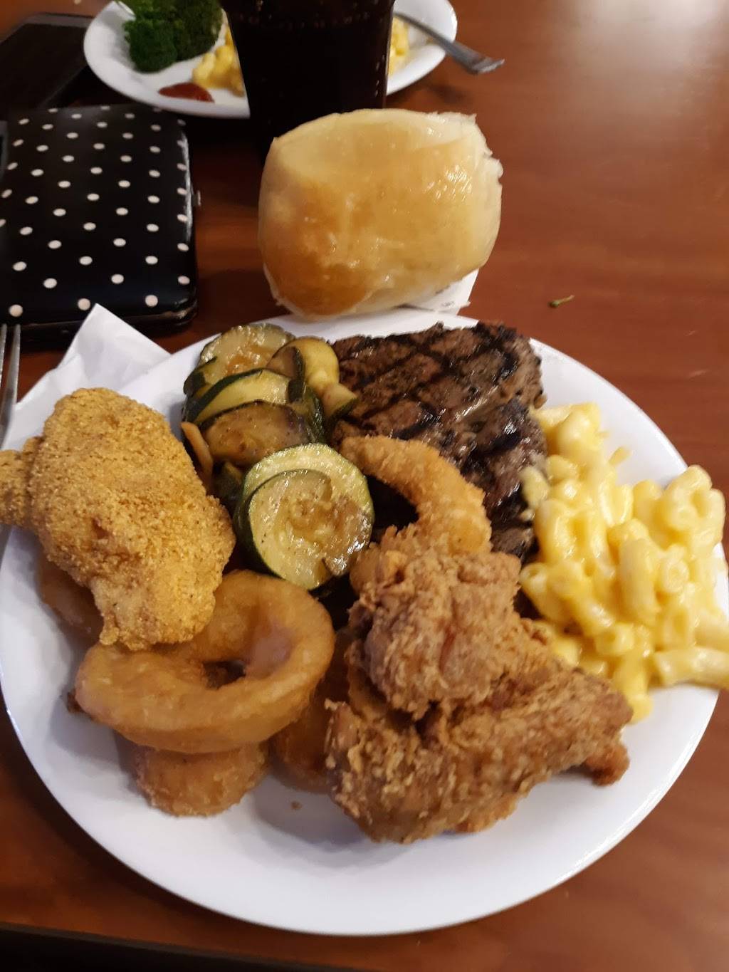Golden Corral Buffet & Grill | restaurant | 6385 S Midvale Park Rd, Tucson, AZ 85746, USA | 5208060088 OR +1 520-806-0088