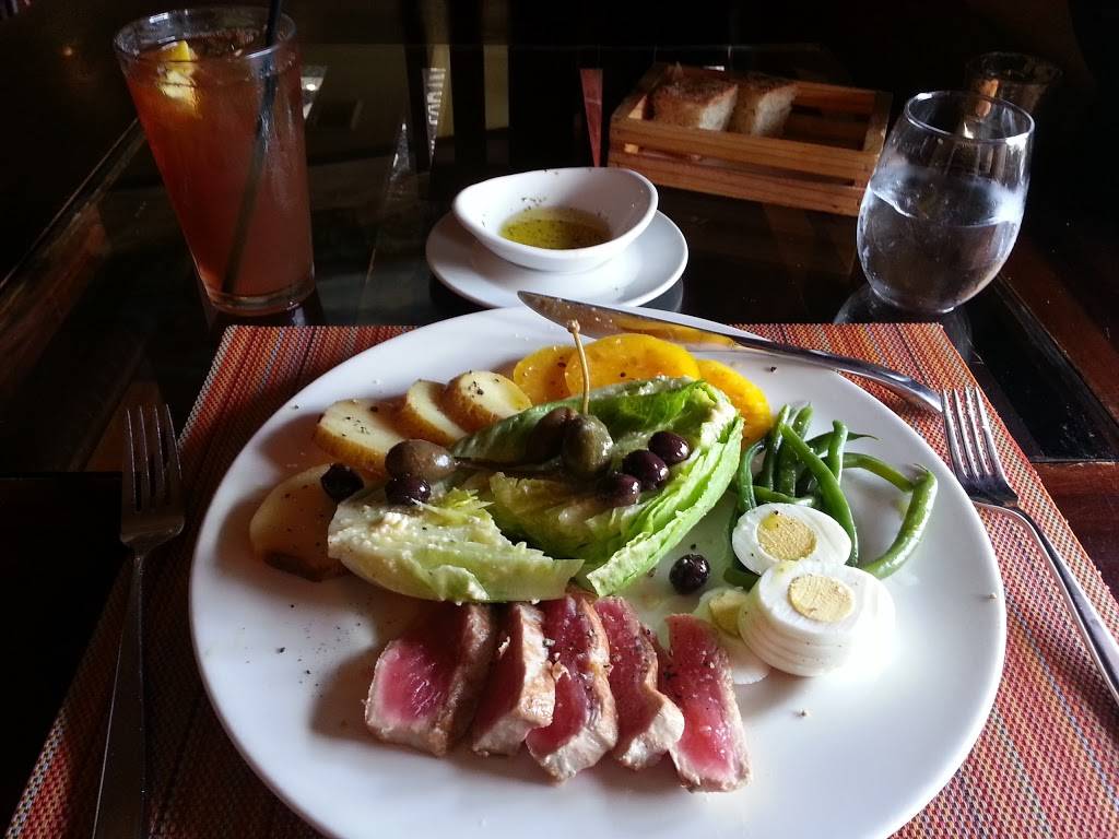 Solare | restaurant | 2820 Roosevelt Rd, San Diego, CA 92106, USA | 6192709670 OR +1 619-270-9670