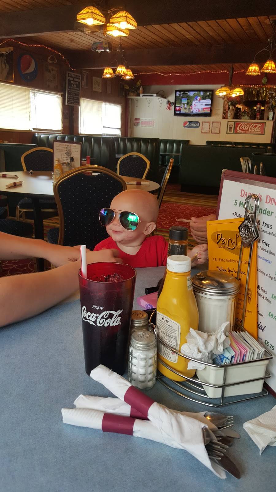 Daryls Dine-In | restaurant | US-40, St Elmo, IL 62458, USA | 6188299727 OR +1 618-829-9727