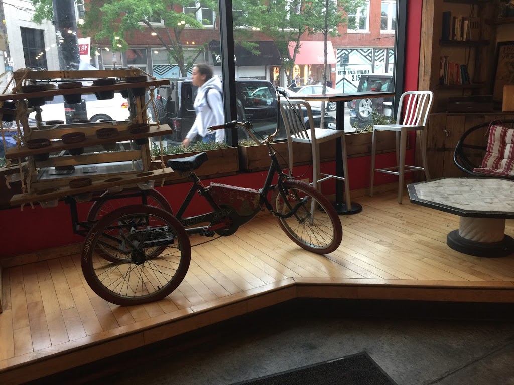 Dimos Pizza Wicker Park | restaurant | 1615 N Damen Ave., Chicago, IL 60647, USA | 7735254580 OR +1 773-525-4580