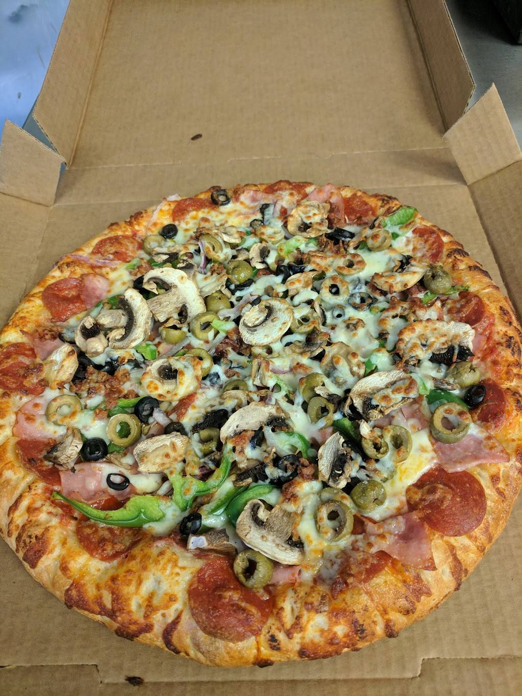 Blackjack Pizza & Salads | meal delivery | 9821 S Parker Rd, Parker, CO 80134, USA | 3038409100 OR +1 303-840-9100