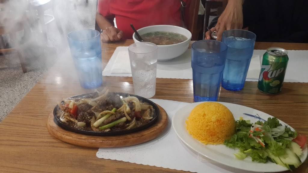 Pho Neighbors | restaurant | 32245 Mission Trail #D1, Lake Elsinore, CA 92530, USA | 9516746789 OR +1 951-674-6789