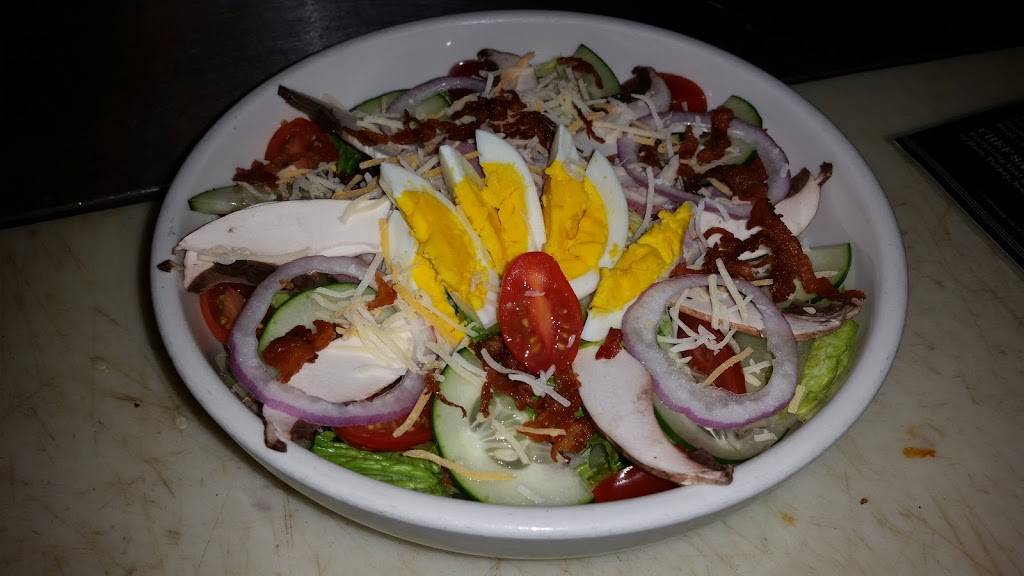 Center Street Bar & Grill | restaurant | 11 W Center St, Madisonville, KY 42431, USA | 2702452579 OR +1 270-245-2579