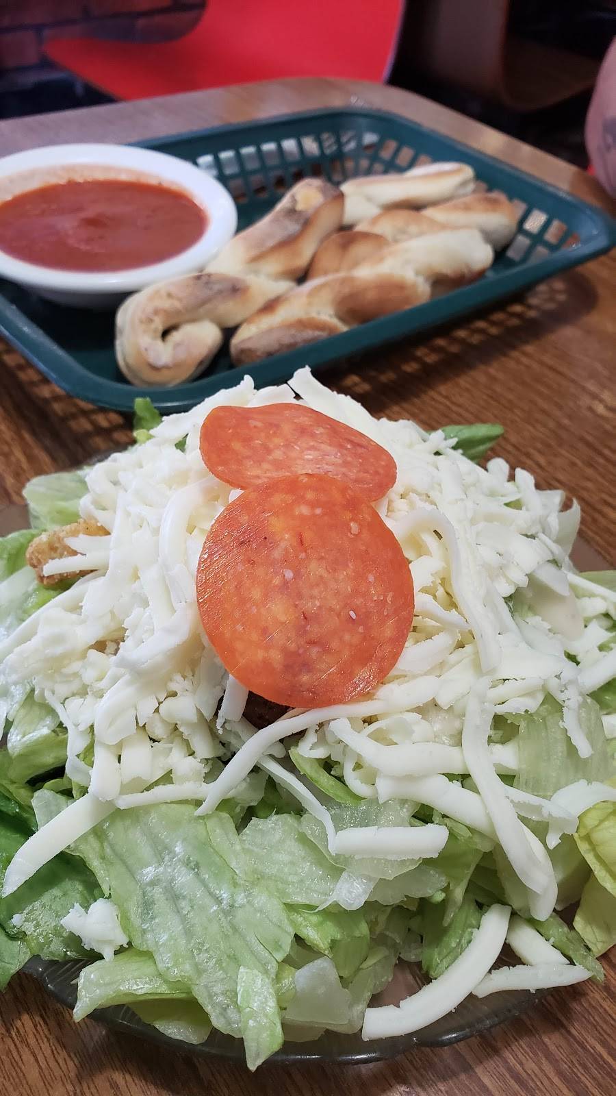 Ricos Pizzeria | restaurant | 3500 S Broadway, Englewood, CO 80113, USA | 3037810541 OR +1 303-781-0541