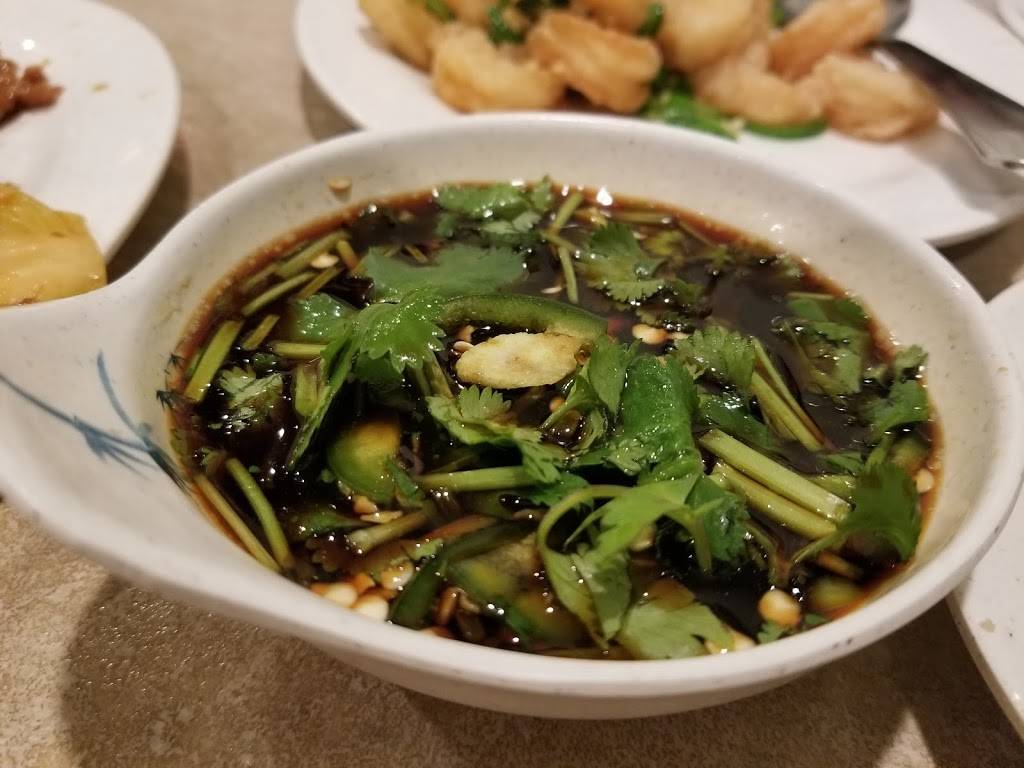 Golden Bull Restaurant | restaurant | 242 W Cermak Rd, Chicago, IL 60616, USA | 3128081668 OR +1 312-808-1668