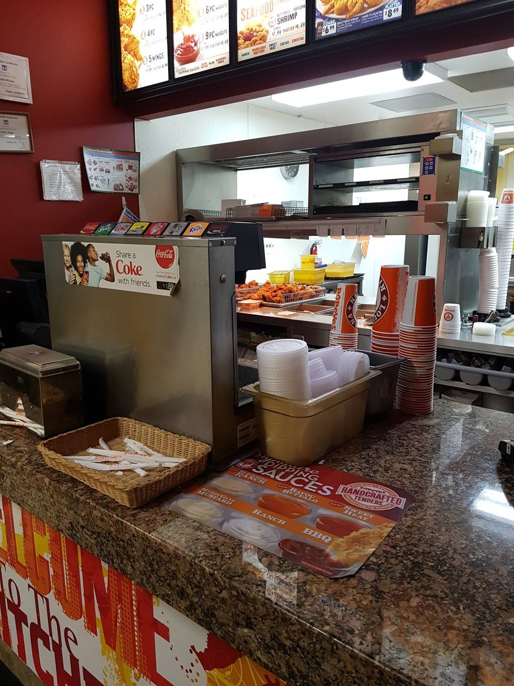 Popeyes Louisiana Kitchen | restaurant | 550 Fennell Ave E, Hamilton, ON L8V 4S9, Canada | 9053831111 OR +1 905-383-1111