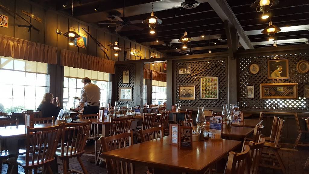 Cracker Barrel Old Country Store | restaurant | 889 S Stemmons Fwy, Lewisville, TX 75067, USA | 9724366813 OR +1 972-436-6813