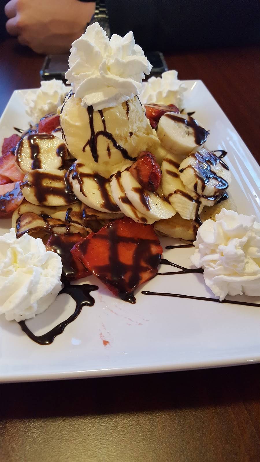 Los Encinos Restaurant | restaurant | 4801 N Austin Ave, Chicago, IL 60630, USA | 7739303373 OR +1 773-930-3373