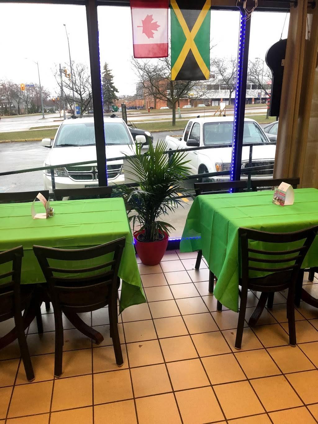 Vivene’s Island Cuisine | restaurant | 2025 Uppermiddle Rd #26, Burlington, ON L7P 4K1, Canada | 9053310777 OR +1 905-331-0777