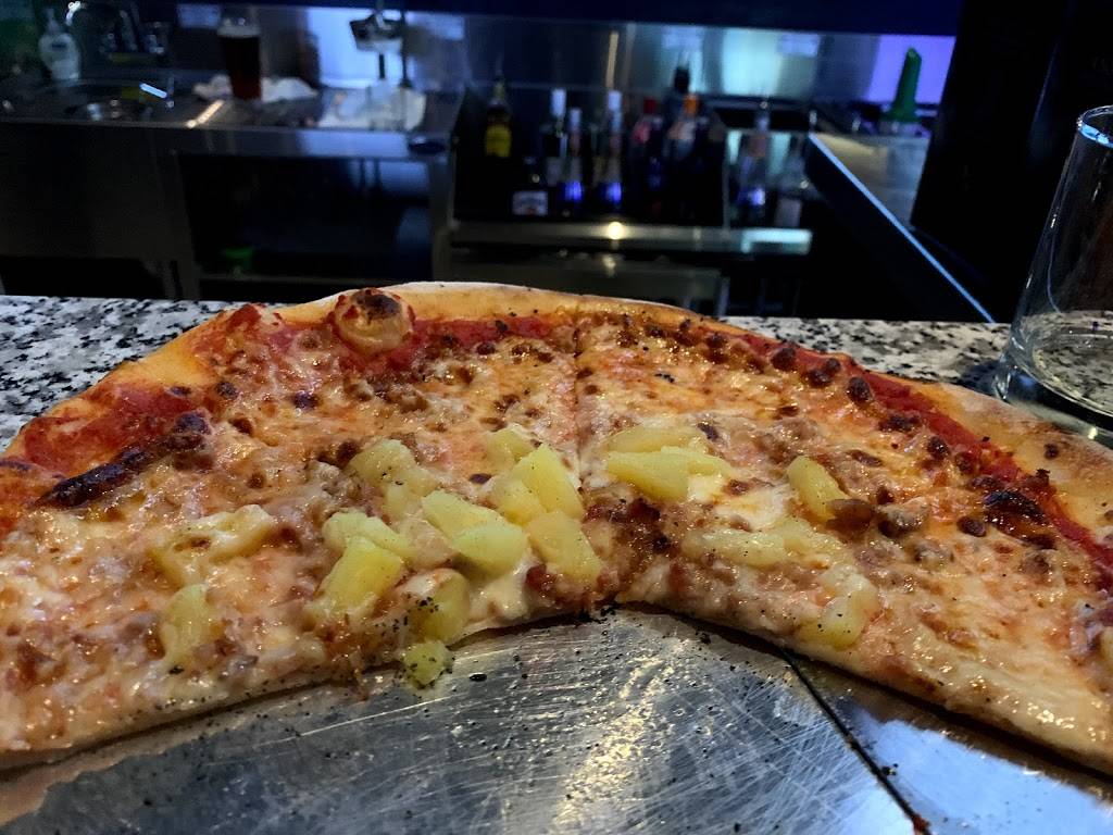 Rock N’ Coal Pizza | restaurant | 1 Milliston Rd, Millis, MA 02054, USA | 5083764000 OR +1 508-376-4000