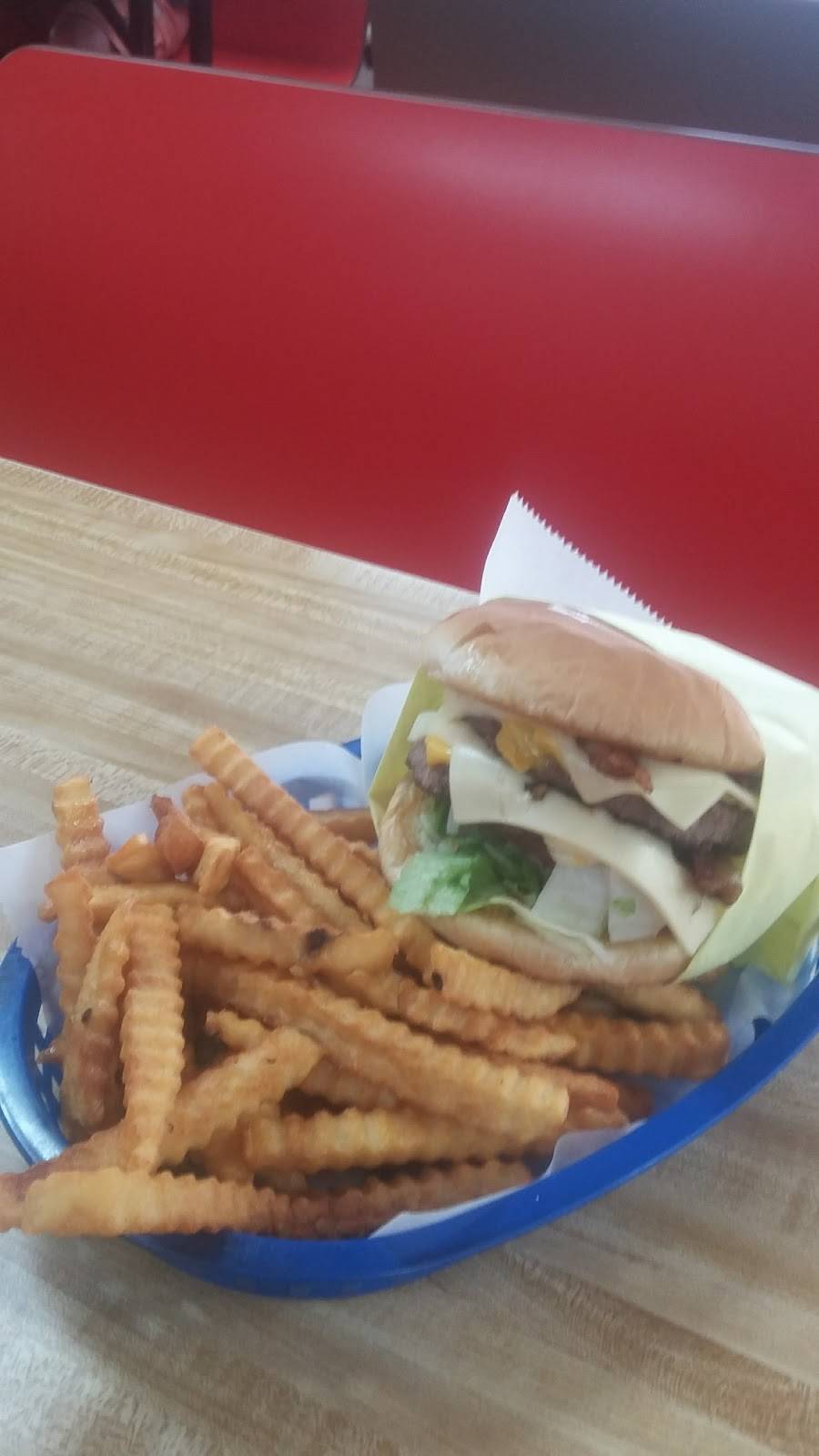 Maks Burgers & BBQ Breakfast All Day | restaurant | 1850 Boyd Rd, Azle, TX 76020, USA | 8174445955 OR +1 817-444-5955