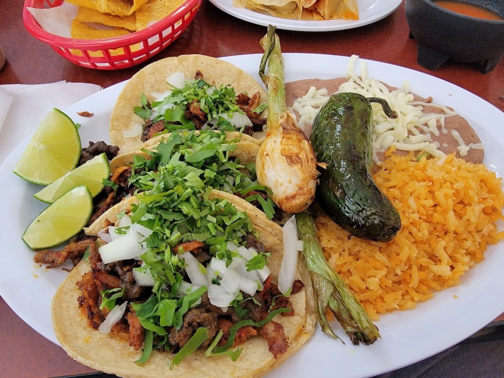 Marys Mexican Grill | restaurant | 108 Cass St, Woodstock, IL 60098, USA | 8153372303 OR +1 815-337-2303