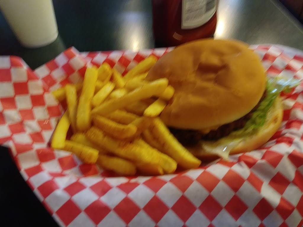 Burger Island | restaurant | 3128 Forest Ln #228, Dallas, TX 75234, USA | 9722471999 OR +1 972-247-1999