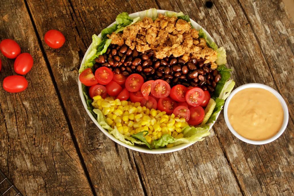 Clean Plates + Nutrition Bar | restaurant | 149 W Nine Mile Rd, Ferndale, MI 48220, USA | 2483978935 OR +1 248-397-8935