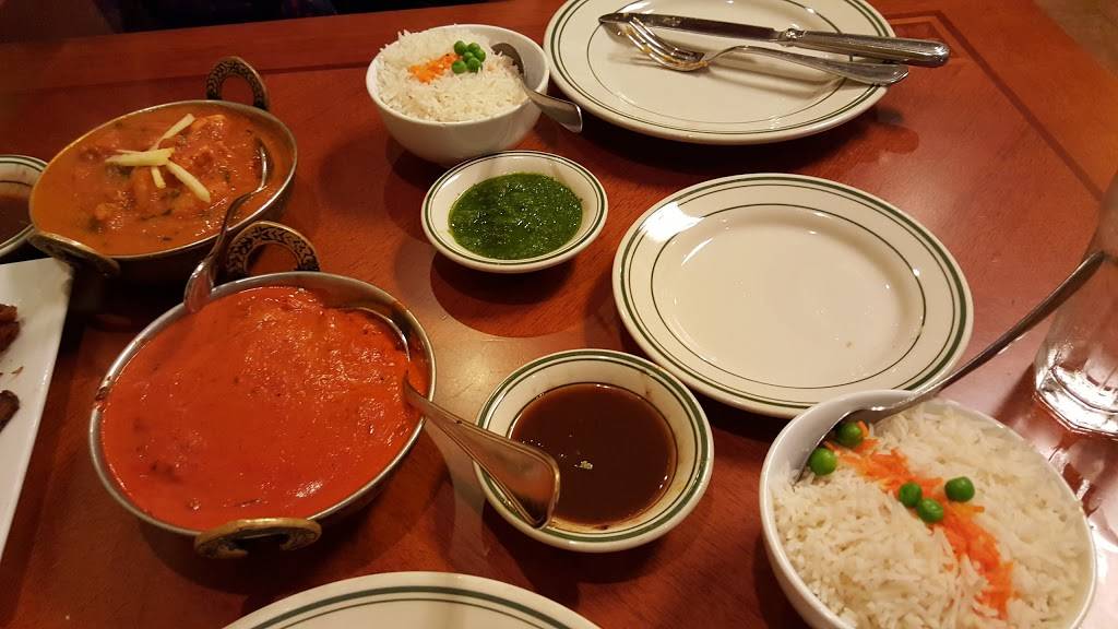 Curry Corner | restaurant | 2319 Williams Trace Blvd, Sugar Land, TX 77478, USA | 2815655881 OR +1 281-565-5881