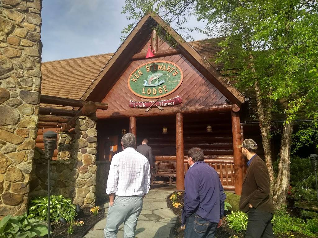 Ken Stewarts Tre Belle | restaurant | 1911 N Cleveland Massillon Rd, Akron, OH 44333, USA | 3306669990 OR +1 330-666-9990