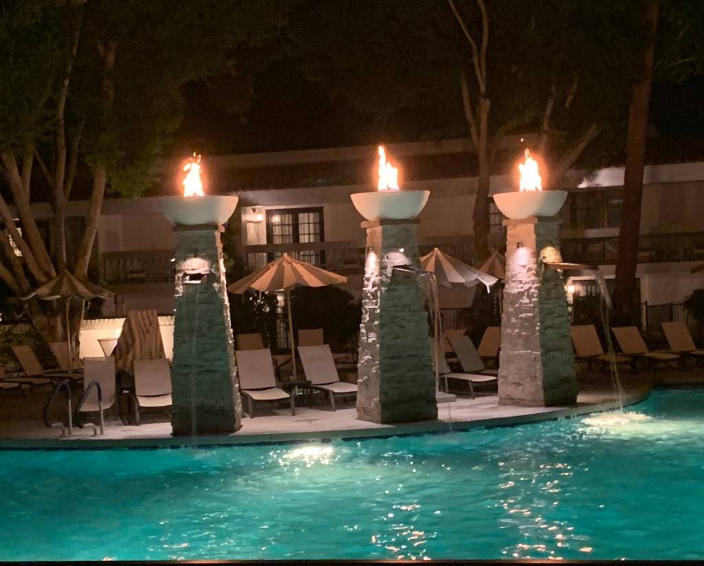 The Canal Club | restaurant | 4925 N Scottsdale Rd, Scottsdale, AZ 85251, USA | 4804246095 OR +1 480-424-6095