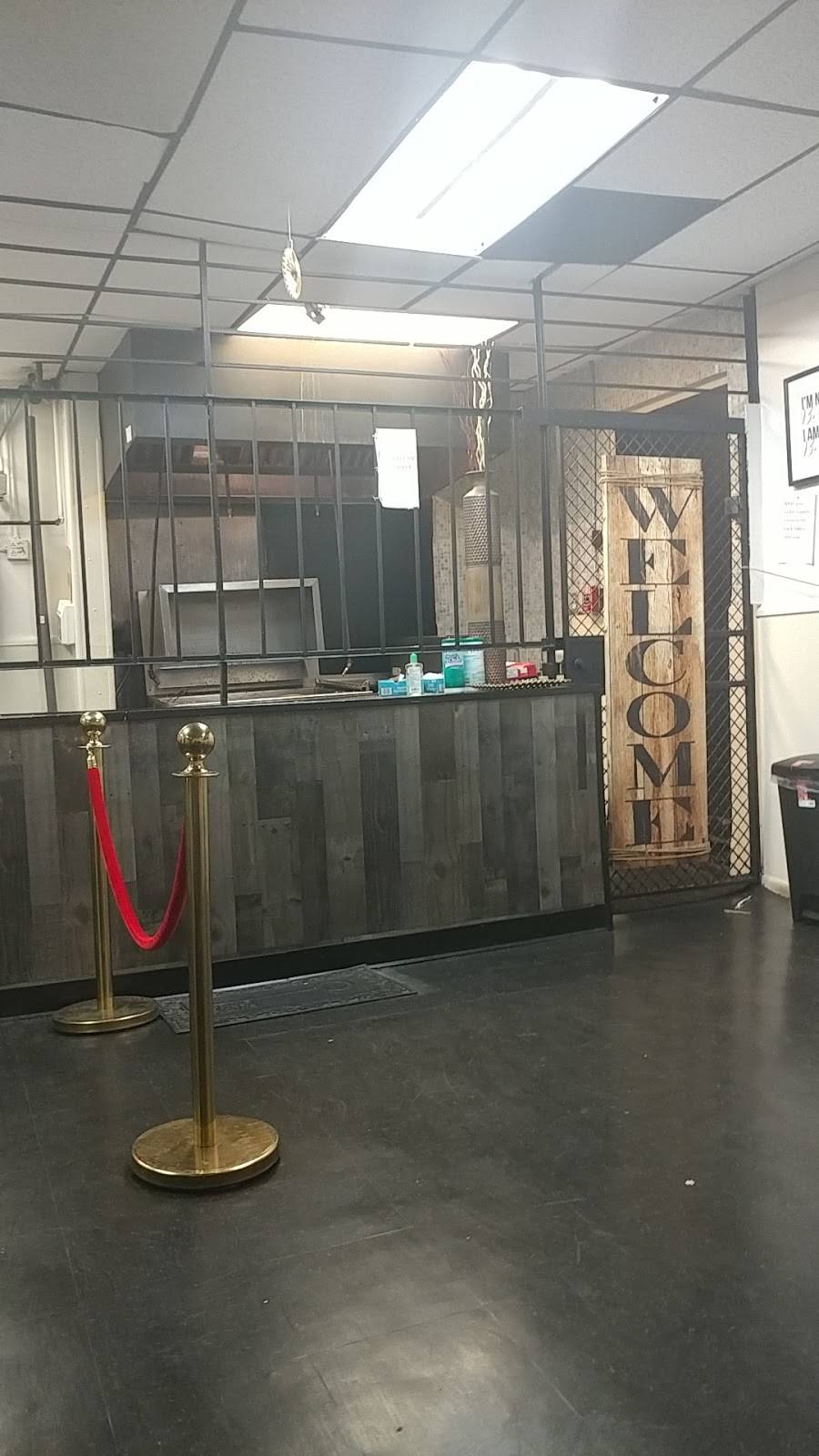 Red Walters Bar-B-Que | restaurant | 8425 Cedar Ave, Cleveland, OH 44103, USA | 2167911420 OR +1 216-791-1420