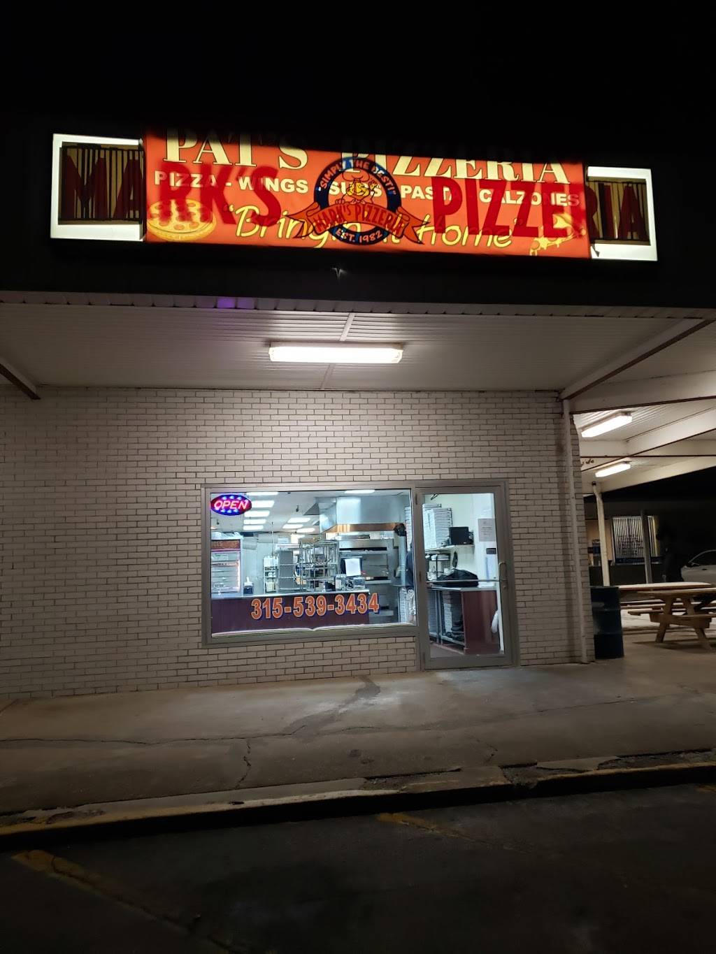 Pats Pizzeria | restaurant | 1963 Kingdom Plaza, Waterloo, NY 13165, USA | 3155393434 OR +1 315-539-3434
