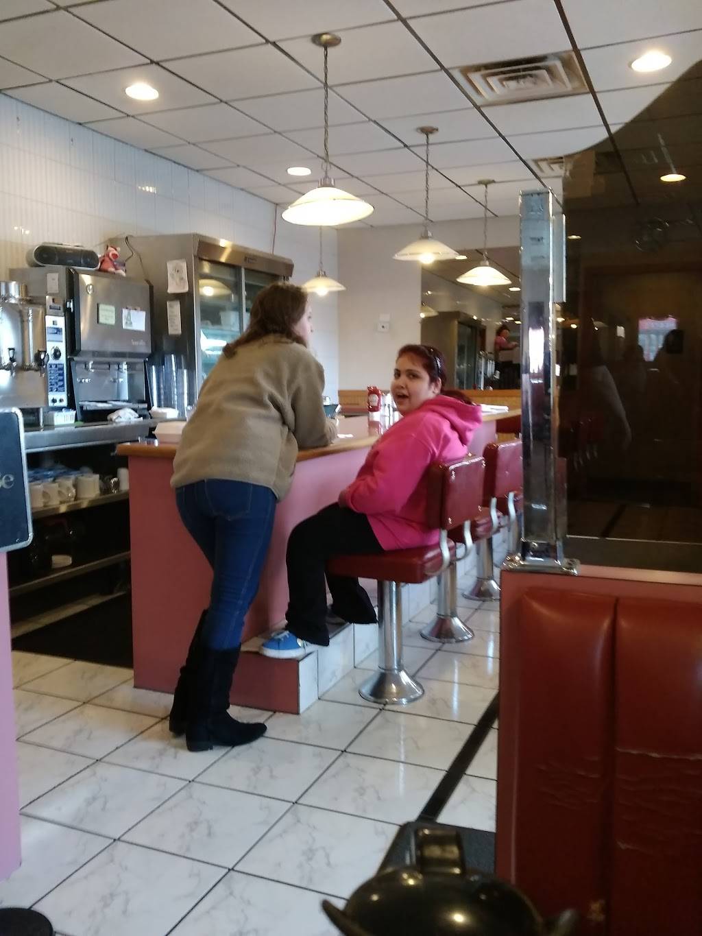 Sunset Family Restaurant | restaurant | 6560 Perkiomen Ave, Birdsboro, PA 19508, USA | 6105821574 OR +1 610-582-1574