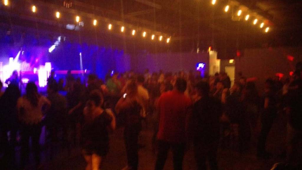 HOSES N CUFFS GRILL + BAR | restaurant | 8355 Indianapolis Blvd, Highland, IN 46322, USA | 2198385909 OR +1 219-838-5909