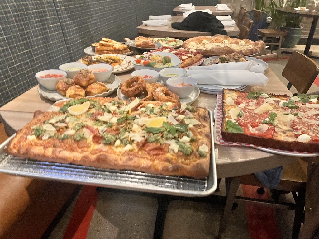 Professor Pizza - Old Town | meal takeaway | 1610 N Wells St, Chicago, IL 60610, USA | 3124710400 OR +1 312-471-0400