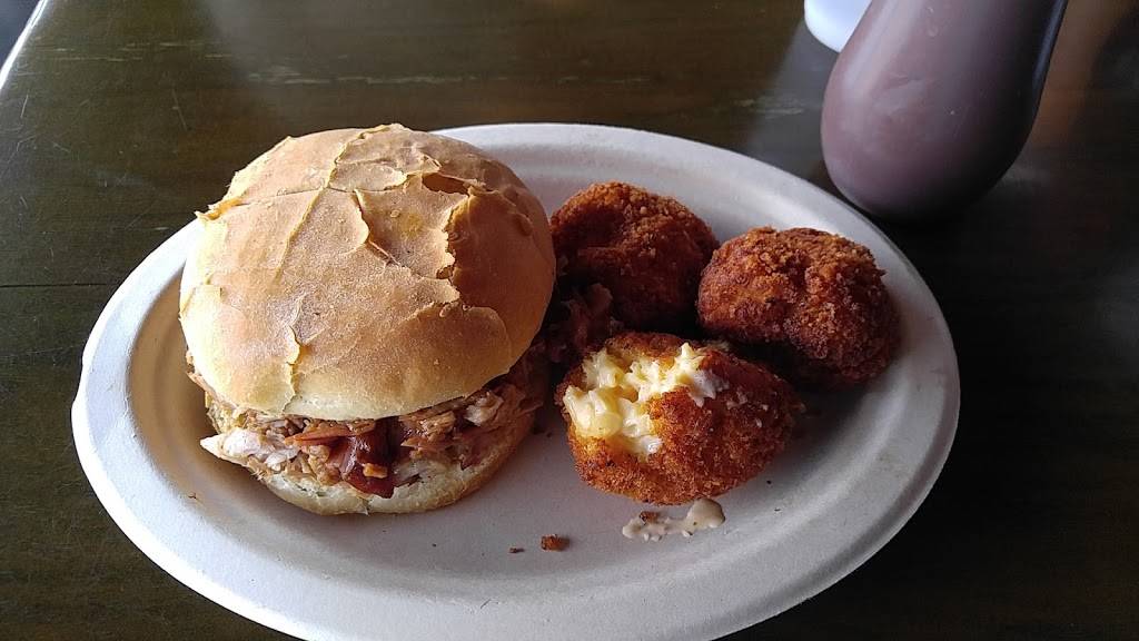 BBQ House Bar & Grill | meal takeaway | 5025 Newport Ave, San Diego, CA 92107, USA | 6192224311 OR +1 619-222-4311