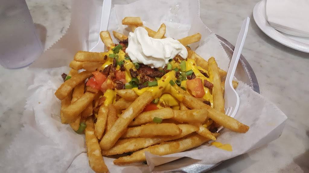 Toms Bar & Grill | restaurant | 20 S Euclid Ave, St. Louis, MO 63108, USA | 3143674900 OR +1 314-367-4900