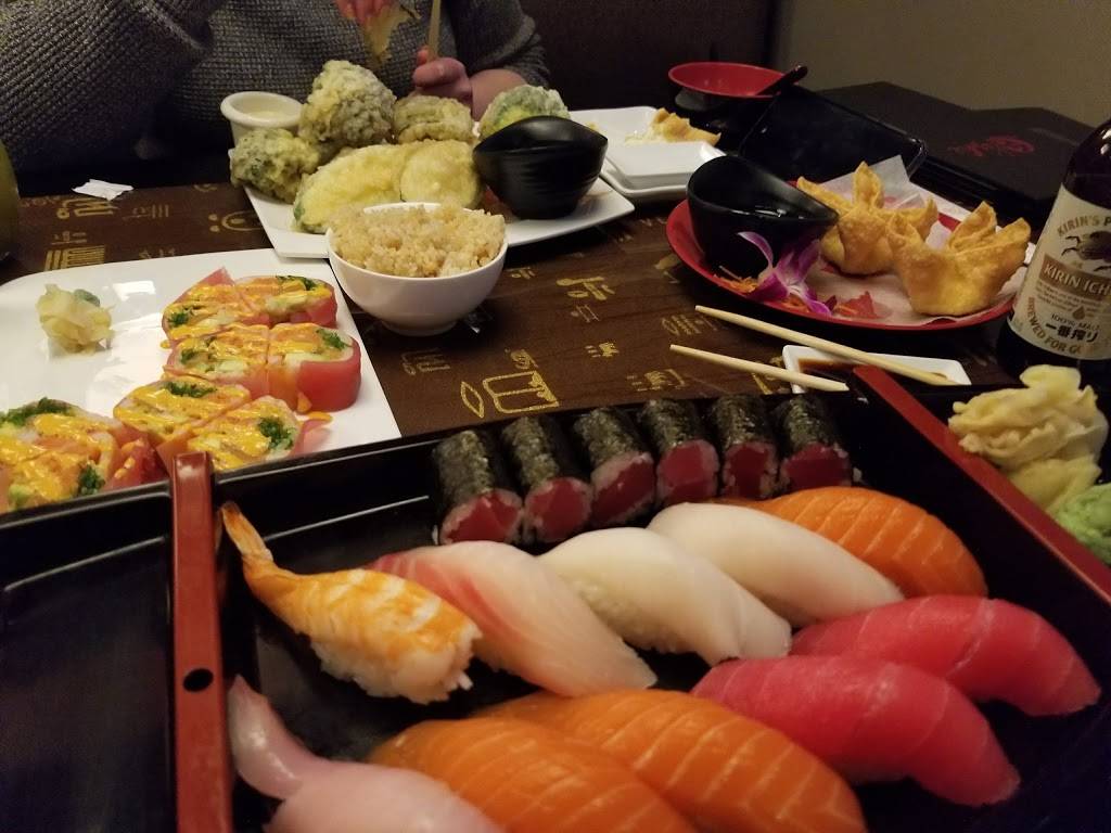 Oishi Sushi Restaurant & Bar | restaurant | 12220 Shawnee Mission Pkwy, Shawnee, KS 66216, USA | 9132683888 OR +1 913-268-3888