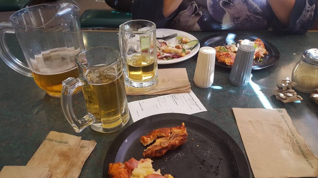 Round Table Pizza | meal delivery | 16740 Monterey Rd, Morgan Hill, CA 95037, USA | 4087796300 OR +1 408-779-6300