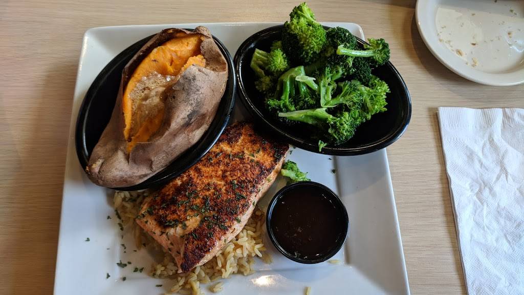 Branns Steakhouse & Grille | restaurant | 401 Leonard St NW, Grand Rapids, MI 49504, USA | 6164549368 OR +1 616-454-9368