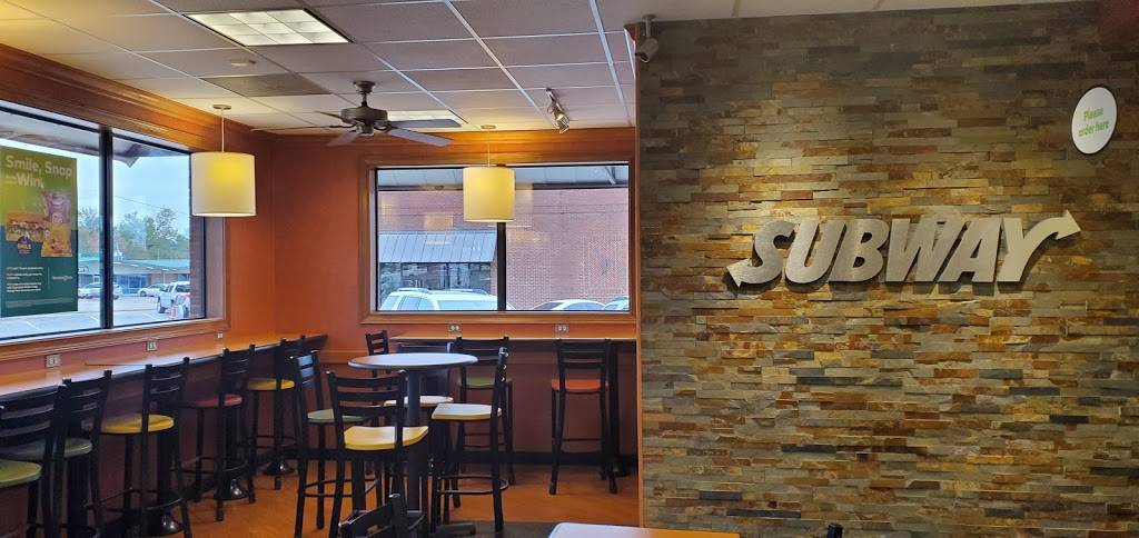 Subway | restaurant | 613 N 2nd St, Booneville, MS 38829, USA | 6627285004 OR +1 662-728-5004
