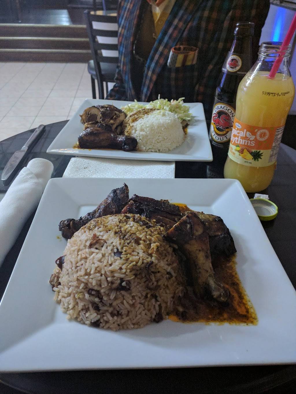 Central Bar & Grill | restaurant | 2007 Lawrence Ave W, York, ON M9N 3V1, Canada | 4169150508 OR +1 416-915-0508