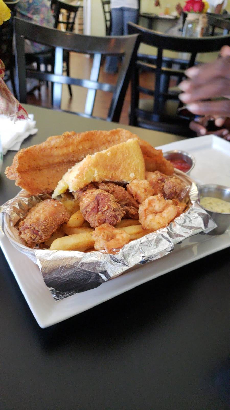 Geechies Southern Style Restaurant | restaurant | 2904 E Stan Schlueter Loop #303, Killeen, TX 76542, USA | 2546162444 OR +1 254-616-2444