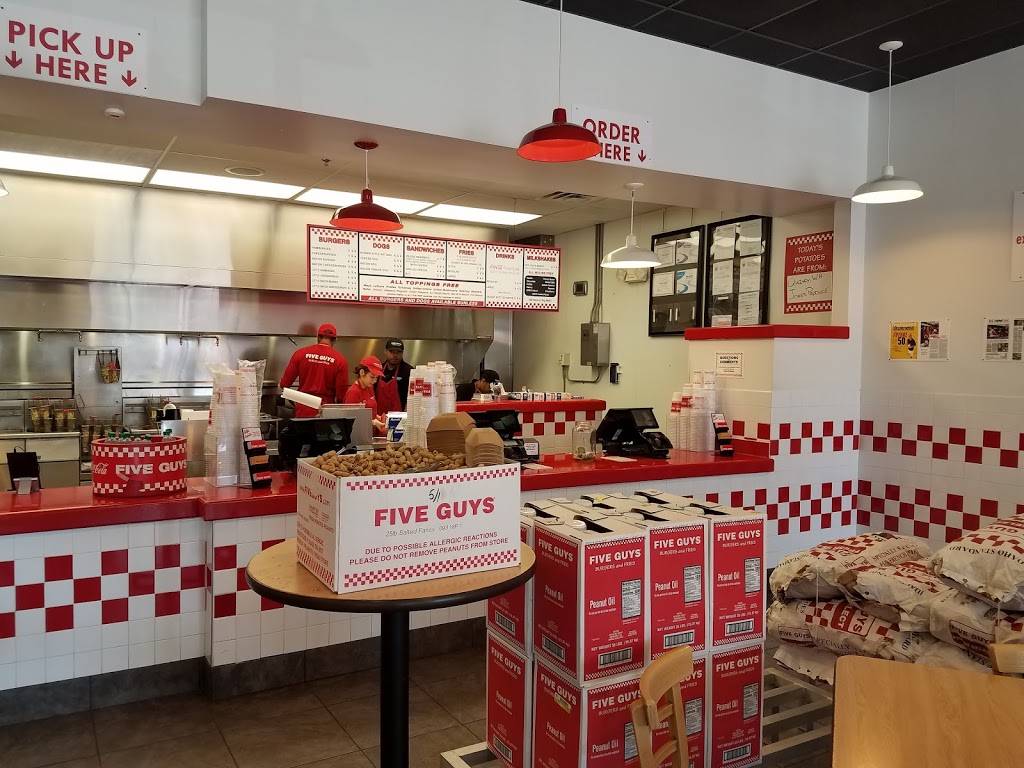 Five Guys | meal takeaway | 9762 Katy Fwy, Houston, TX 77055, USA | 7134684280 OR +1 713-468-4280