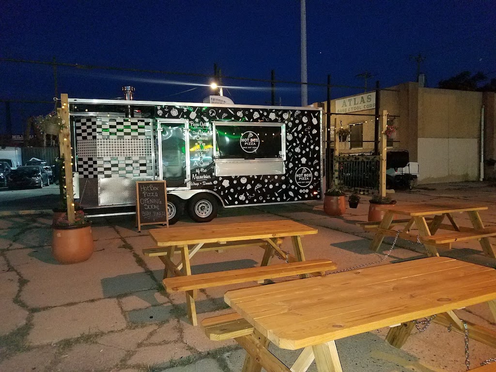 Hot Box Pizza MKE | restaurant | 1010 S 1st St, Milwaukee, WI 53204, USA | 4149987948 OR +1 414-998-7948