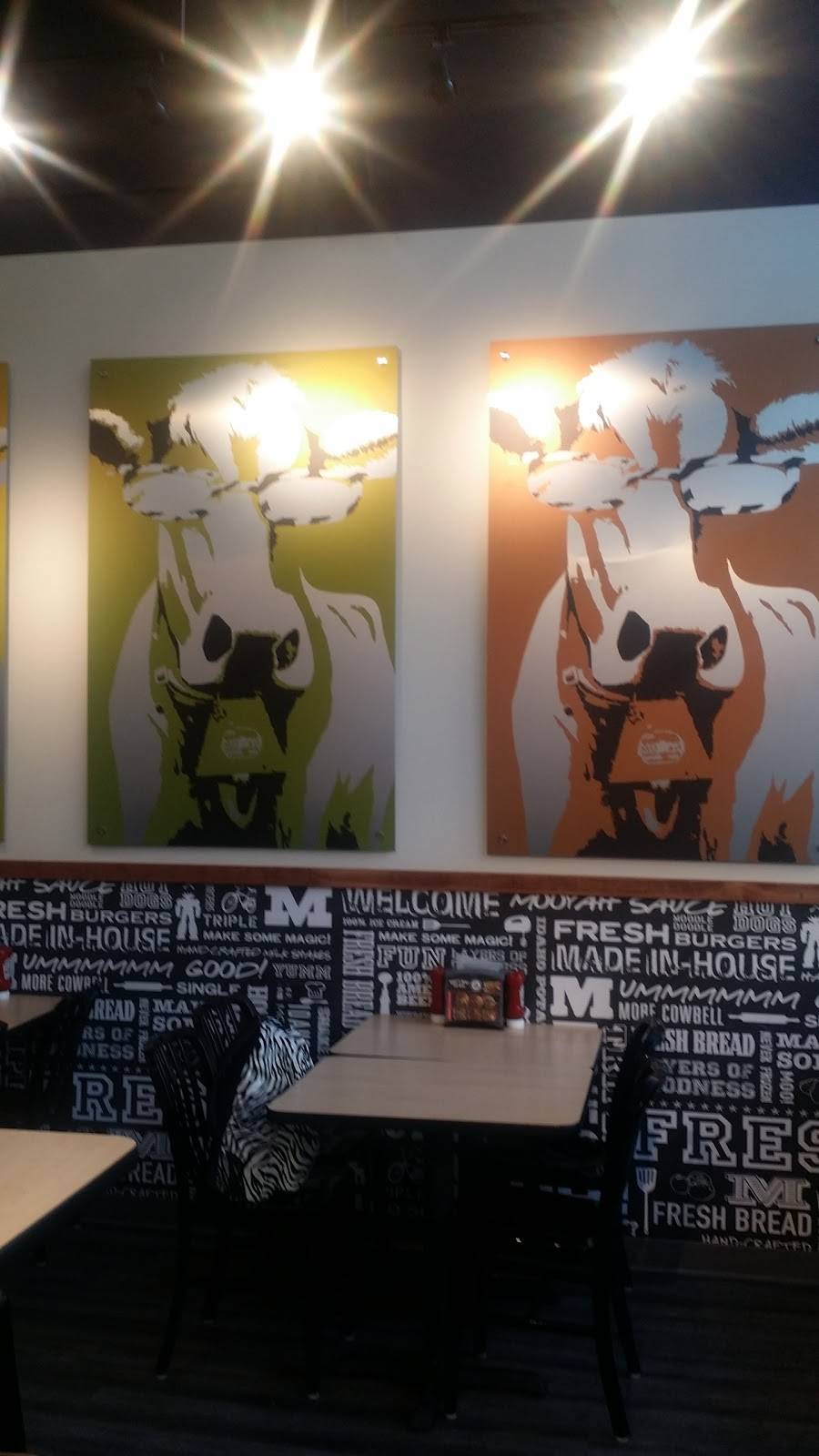 MOOYAH Burgers, Fries & Shakes | restaurant | 571 State St, Madison, WI 53703, USA | 6082859293 OR +1 608-285-9293