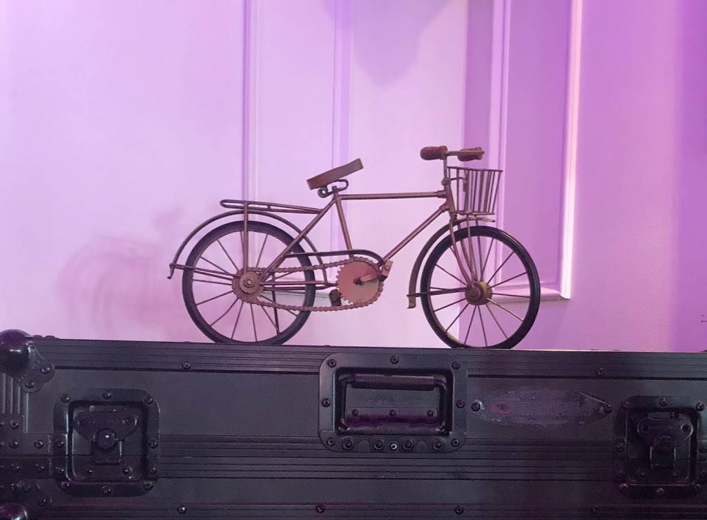 Travesias | restaurant | 3834 E Tremont Ave, Bronx, NY 10465, USA | 7188283834 OR +1 718-828-3834