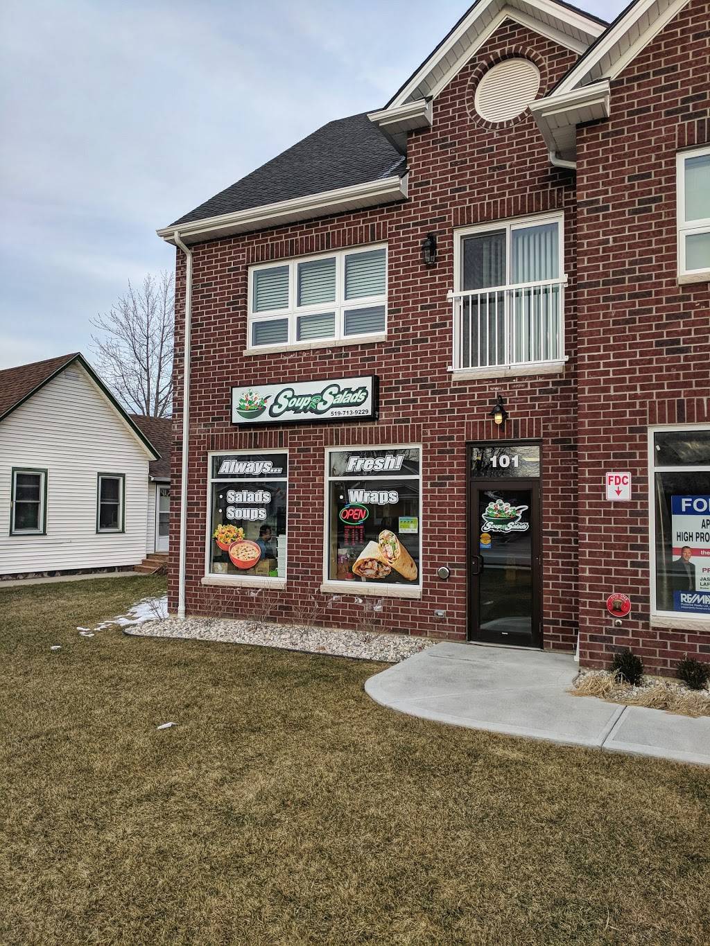 Soup R Salads | restaurant | 111 Sandwich St S, Amherstburg, ON N9V 1Z5, Canada | 5197139229 OR +1 519-713-9229