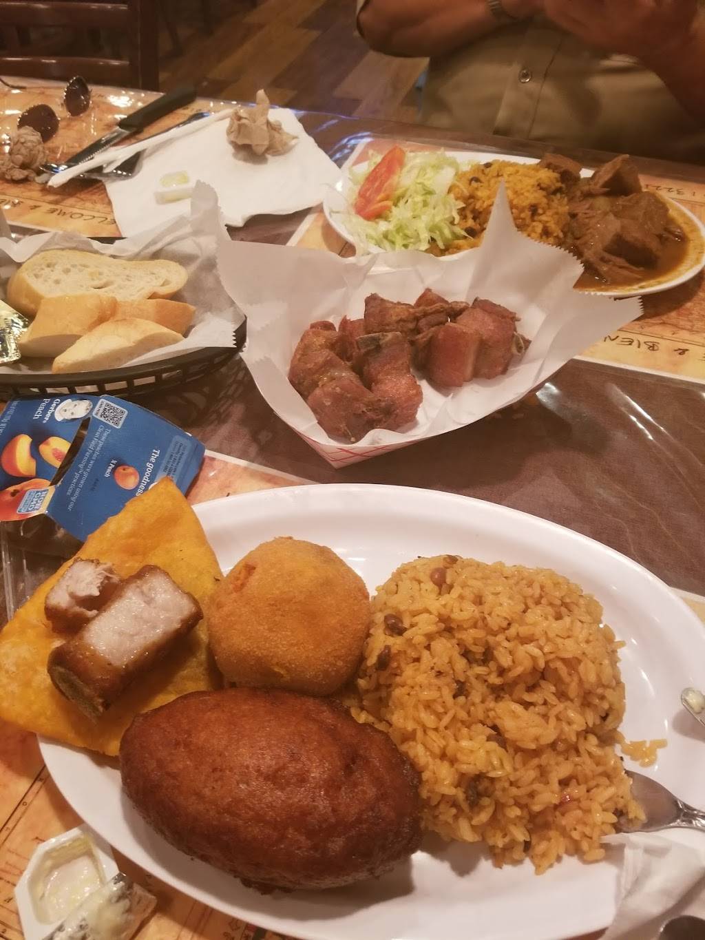 La Bomba | meal takeaway | 3221 W Armitage Ave, Chicago, IL 60647, USA | 7733940106 OR +1 773-394-0106