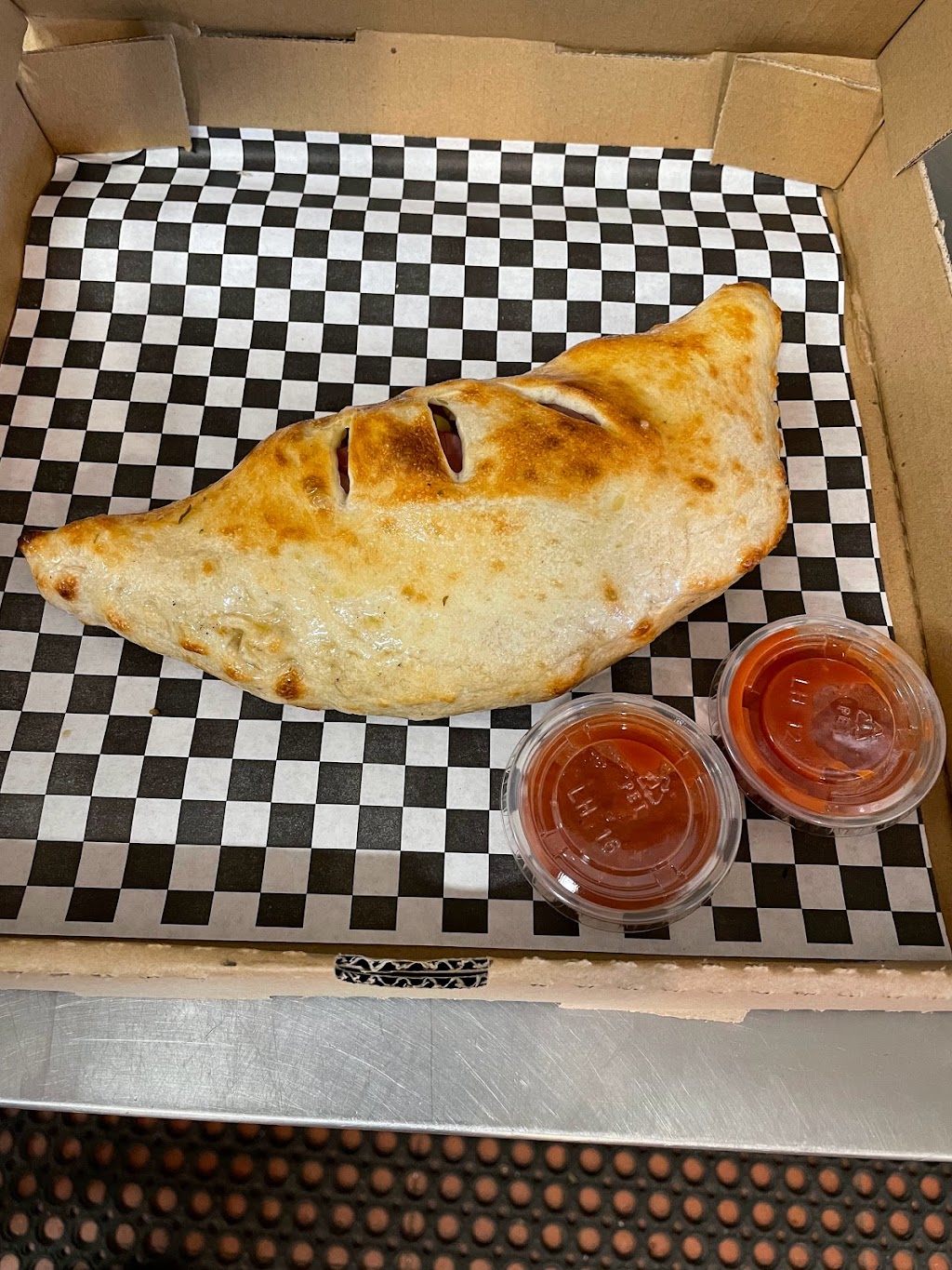 For Real Dough Pizza | restaurant | 53070 Donner Pass Rd, Soda Springs, CA 95724, USA | 5304263549 OR +1 530-426-3549