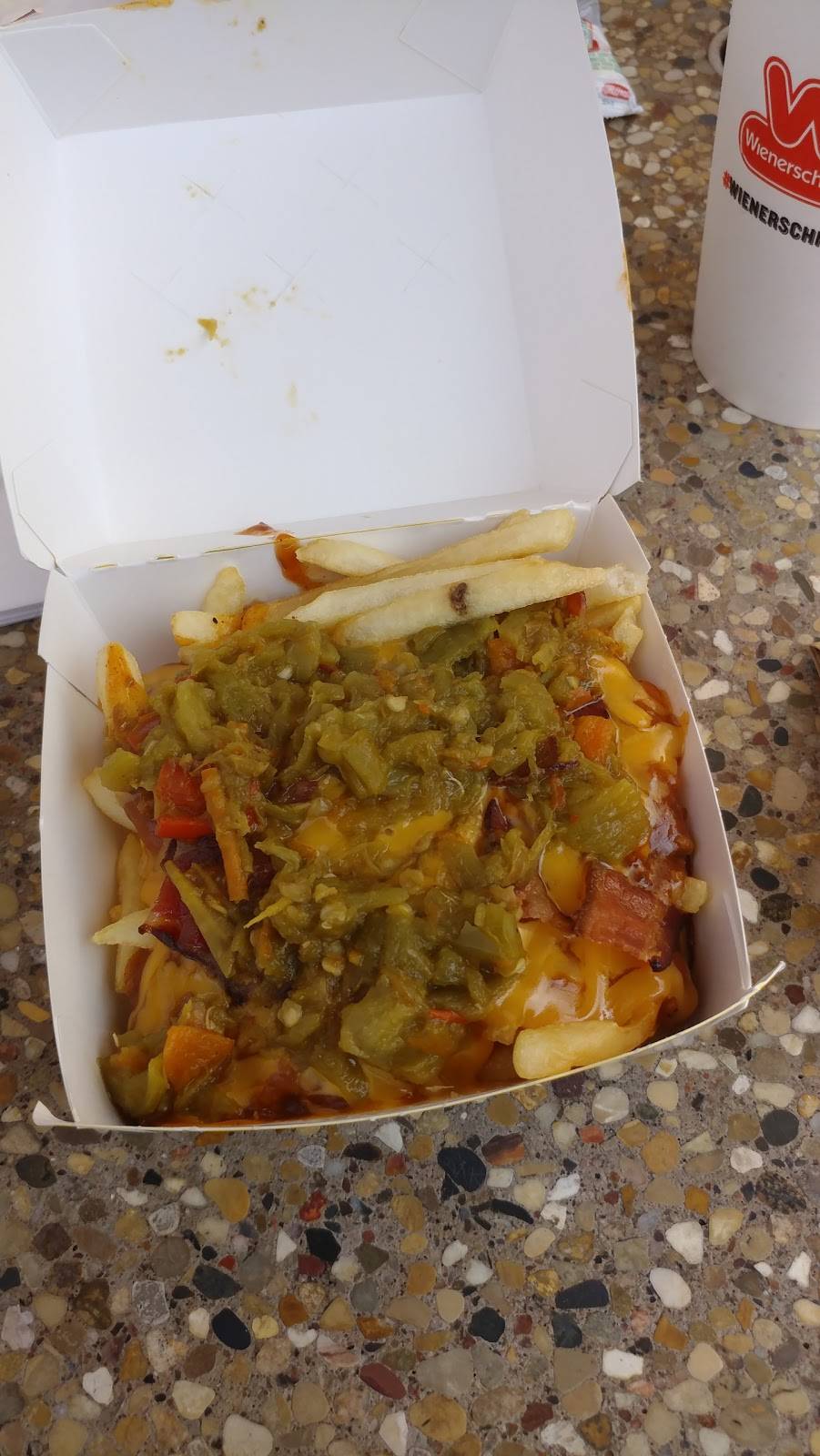 Wienerschnitzel | restaurant | 3010 Pico Blvd, Santa Monica, CA 90405, USA | 3104507671 OR +1 310-450-7671